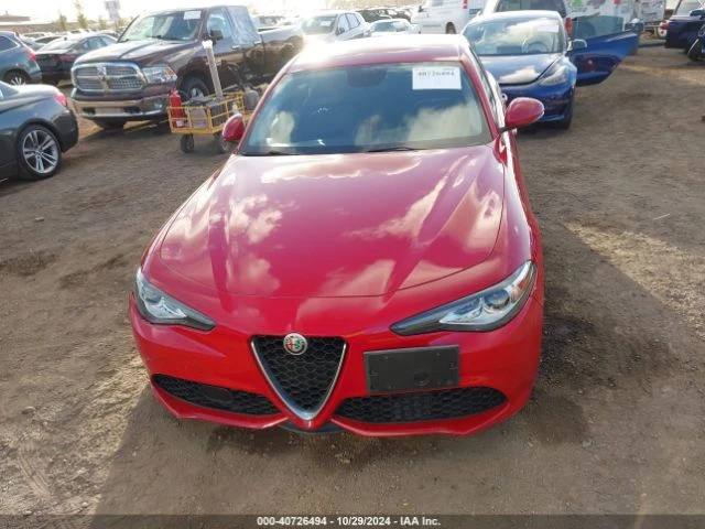 Alfa Romeo Giulia * ПАРКТРОНИК* ДИСТРОНИК* КАМЕРА* ПЕРА НА ВОЛАНА* Б, снимка 1 - Автомобили и джипове - 47853751