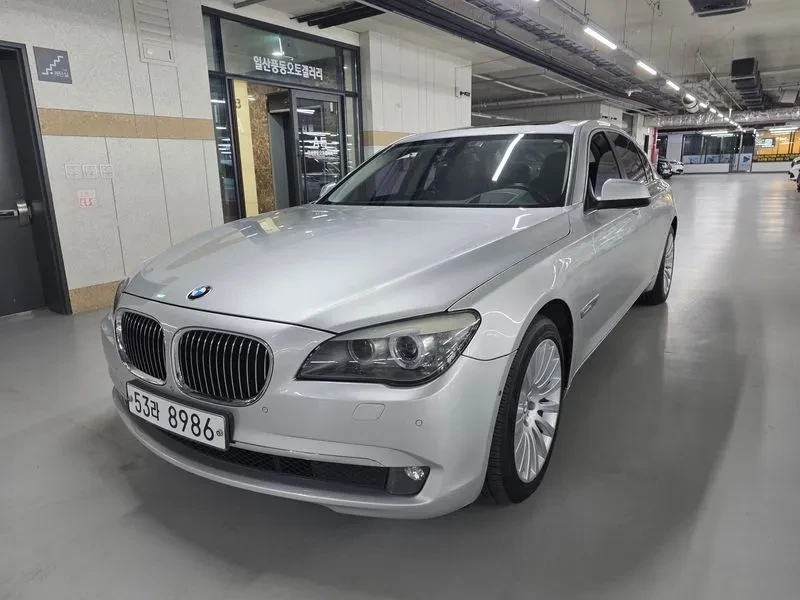 BMW 740 i