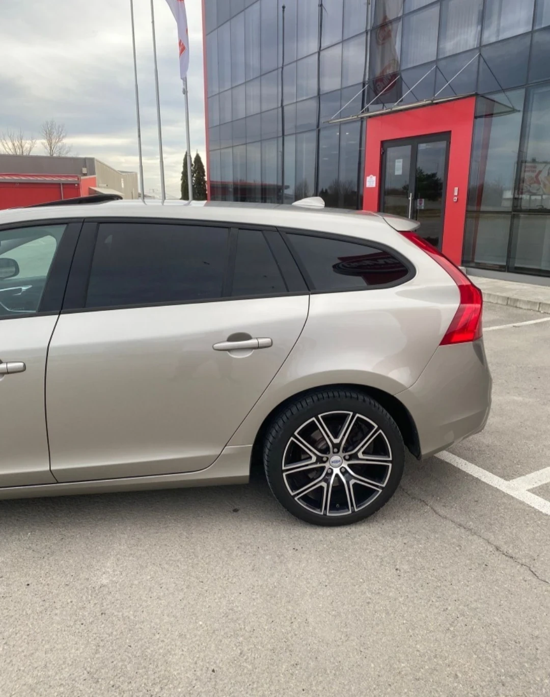 Volvo V60 D4 - изображение 3