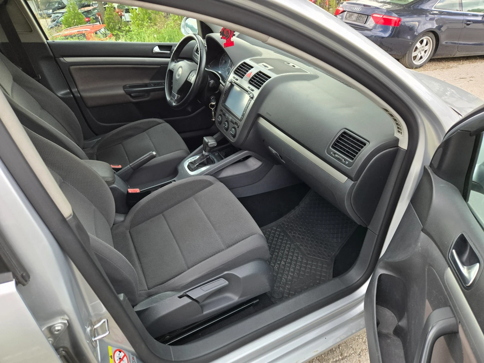 VW Golf 1.4 TSI-122  | Mobile.bg — изображение 11