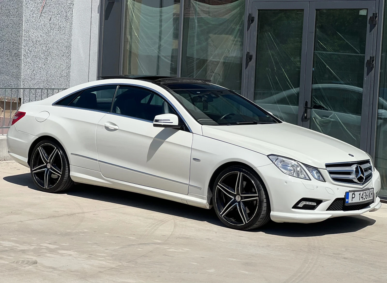 Mercedes-Benz E 250 AMG///Pack/Coupe/Full/Нови Вериги/Каско/19* Rims// - изображение 4
