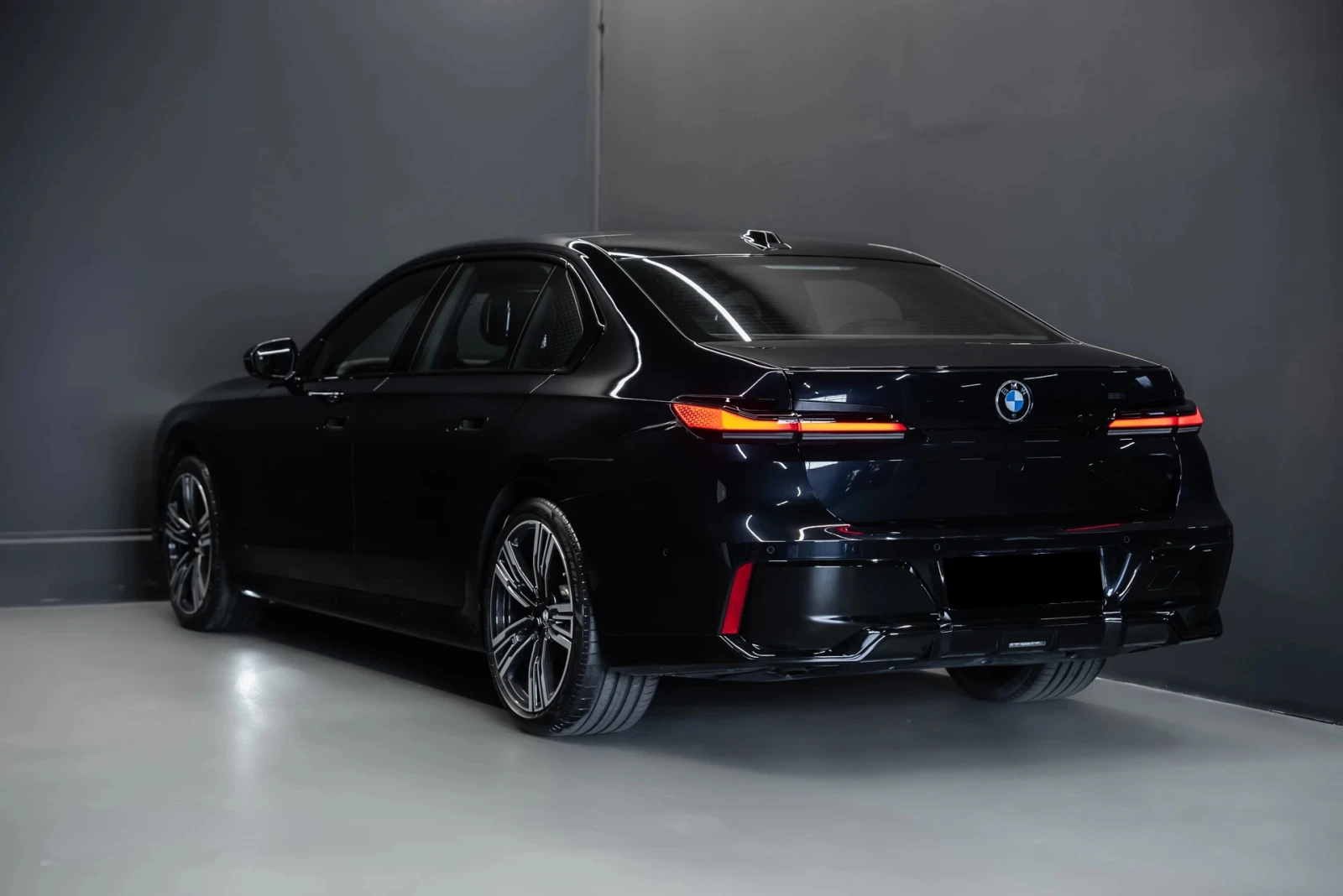 BMW 740 d xDrive M Packet - изображение 2