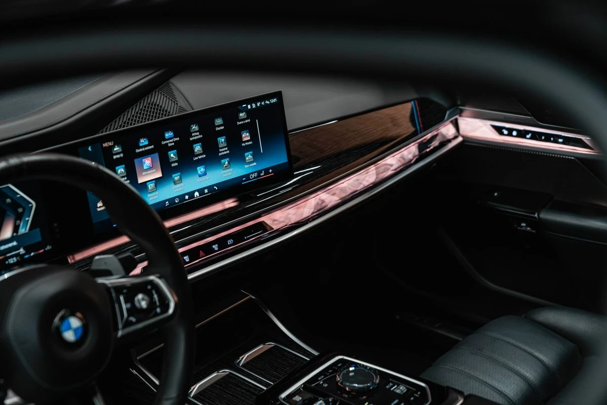 BMW 740 d xDrive M Packet - изображение 9
