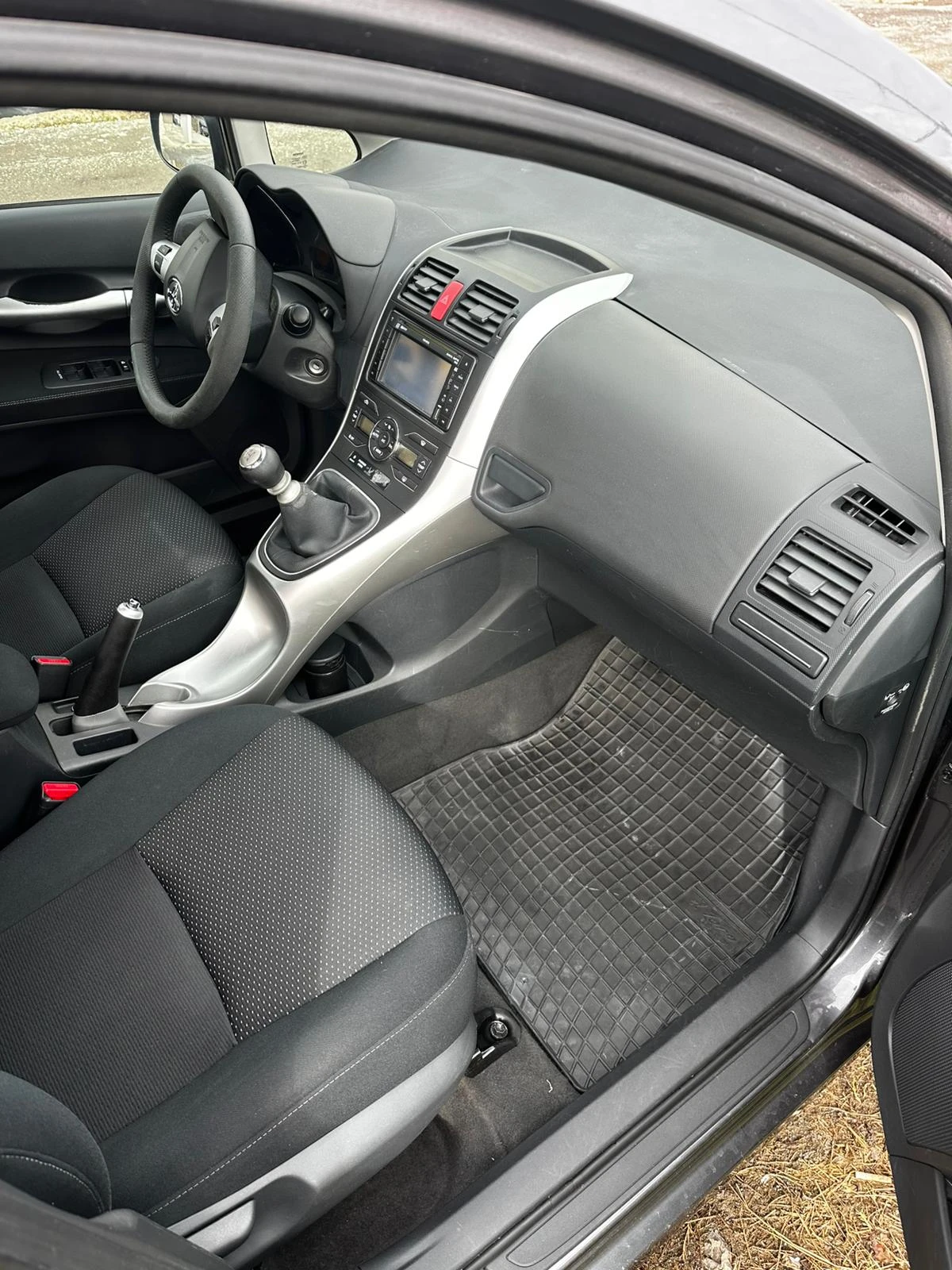 Toyota Auris 2.0 D-4D | Mobile.bg — изображение 13