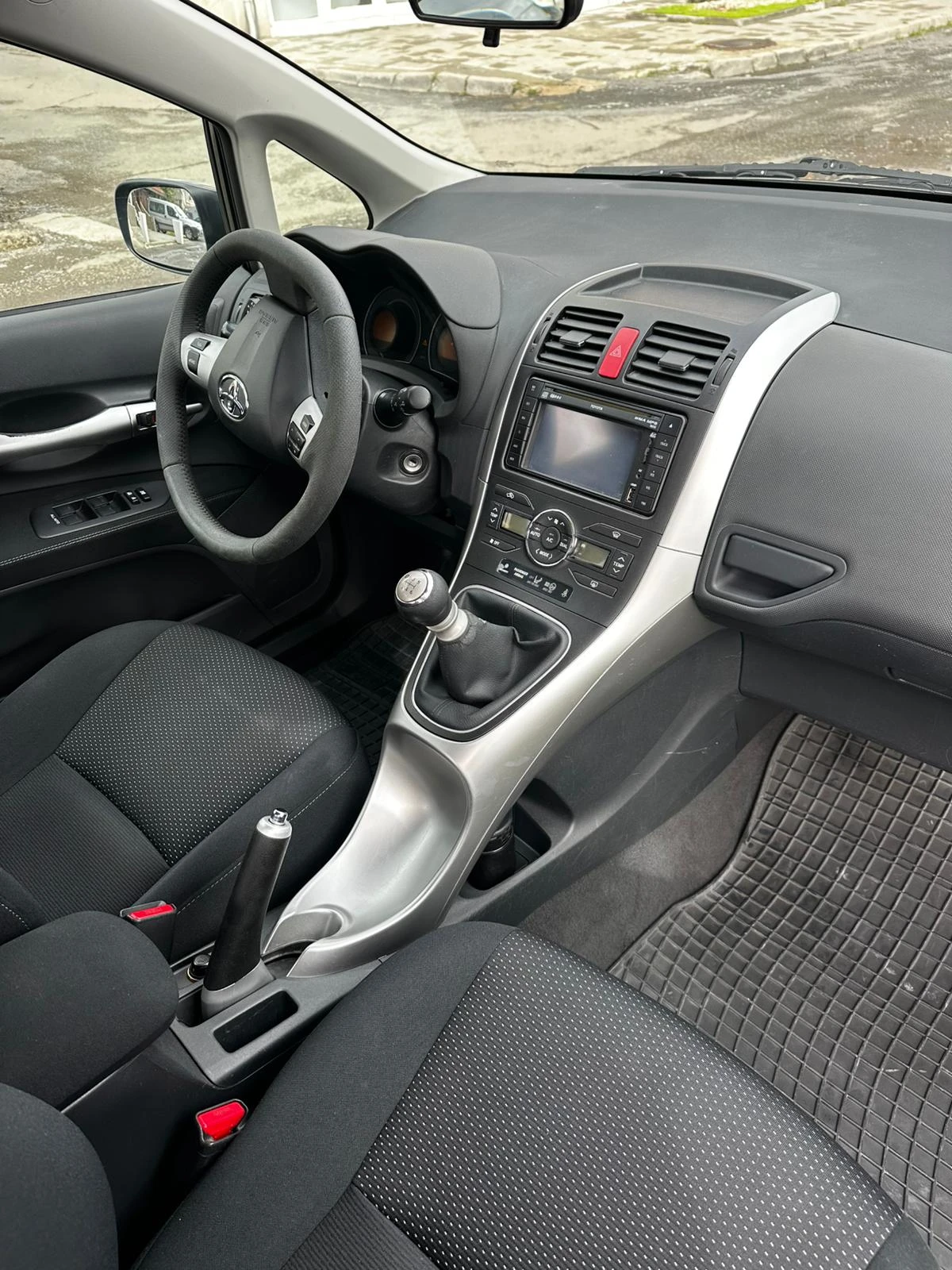 Toyota Auris 2.0 D-4D | Mobile.bg — изображение 11