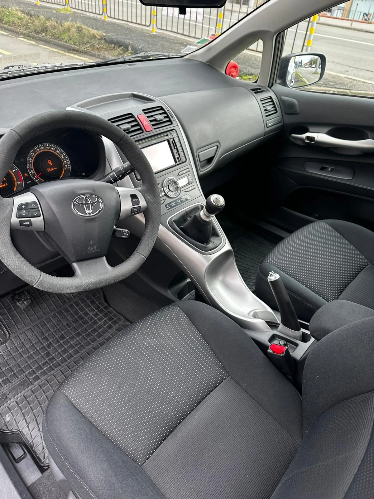 Toyota Auris 2.0 D-4D | Mobile.bg — изображение 12