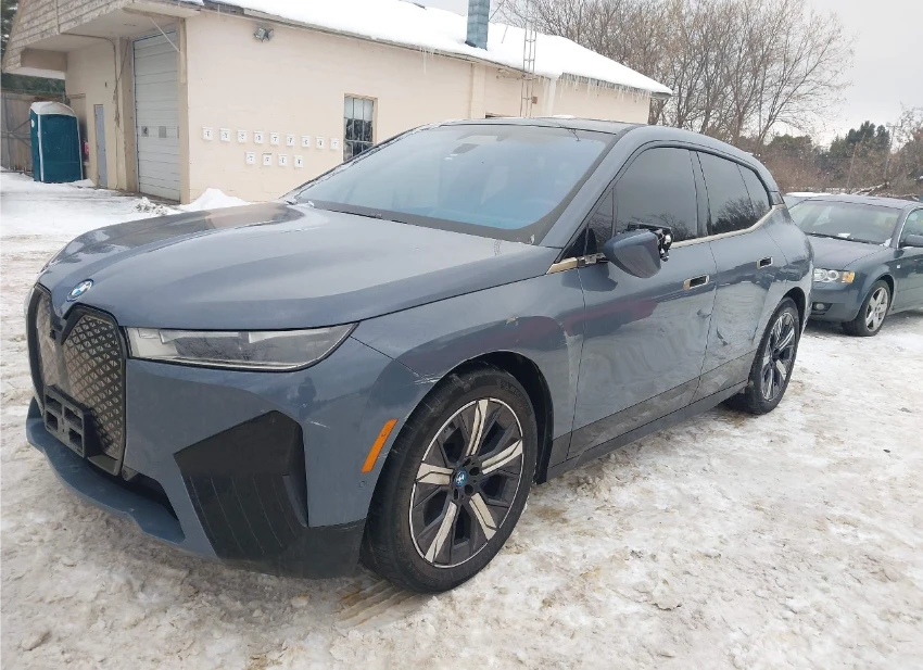 BMW iX XDRIVE50 - изображение 3