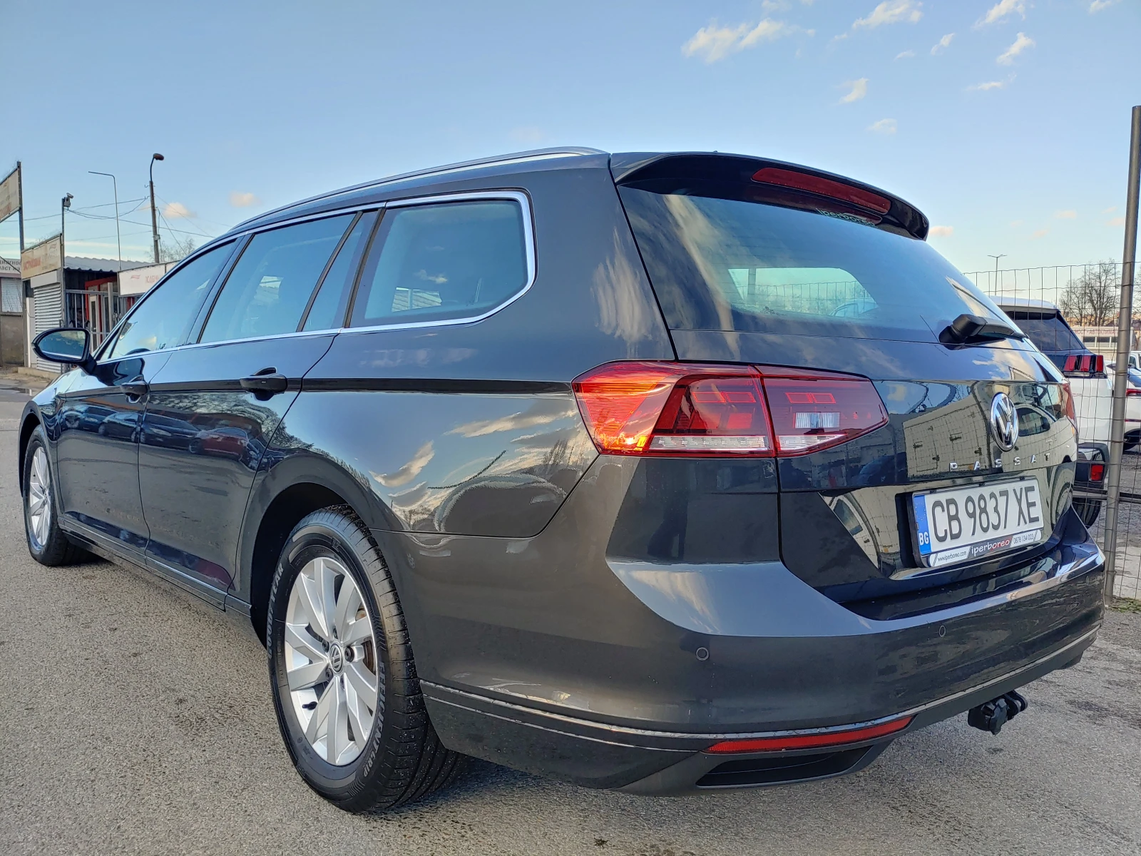 VW Passat 1.5tsi-Изключително запазен! - изображение 3
