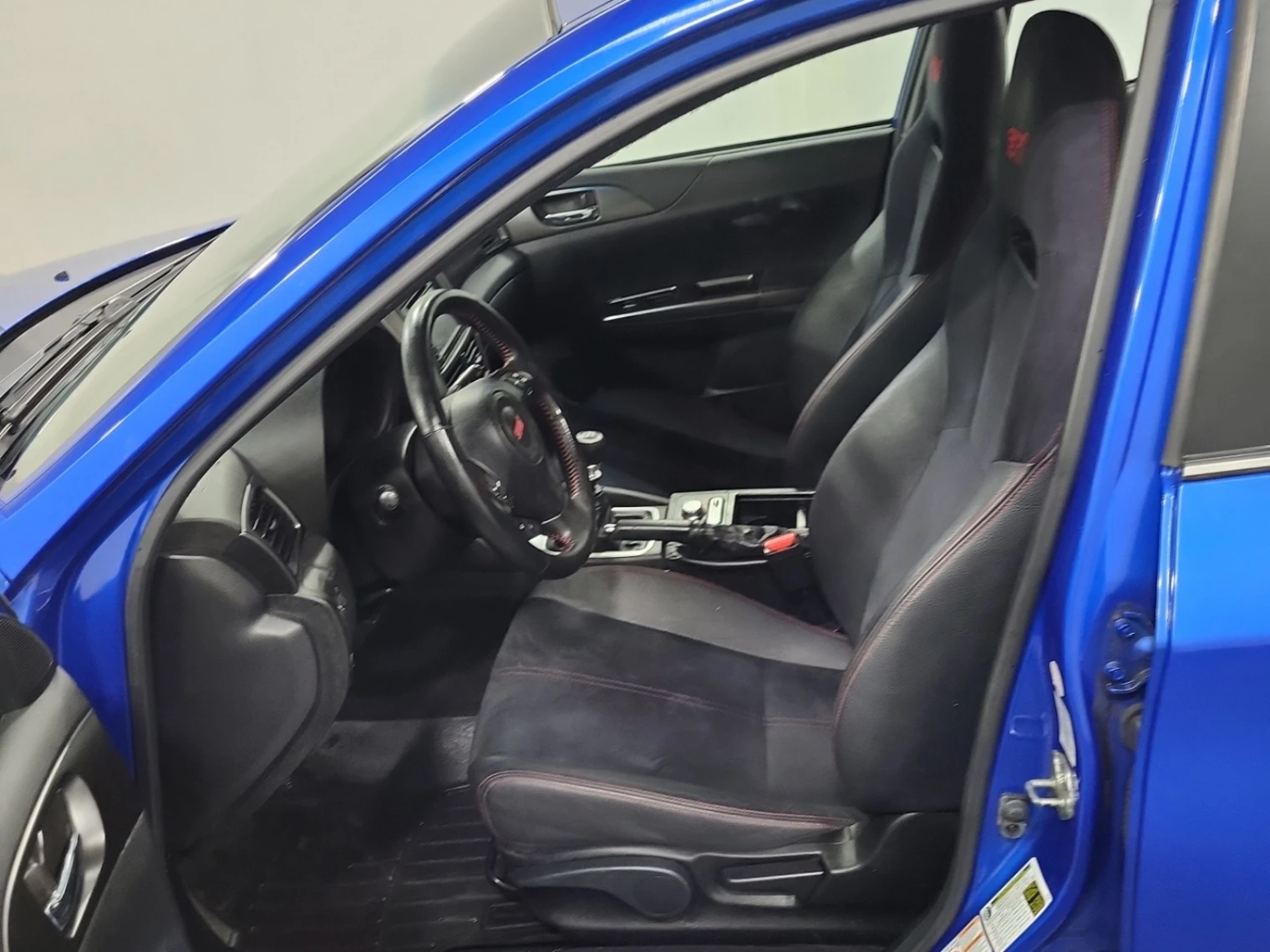 Subaru WRX 4dr Sdn STI w/Tech Pkg, снимка 5 - Автомобили и джипове - 53819015