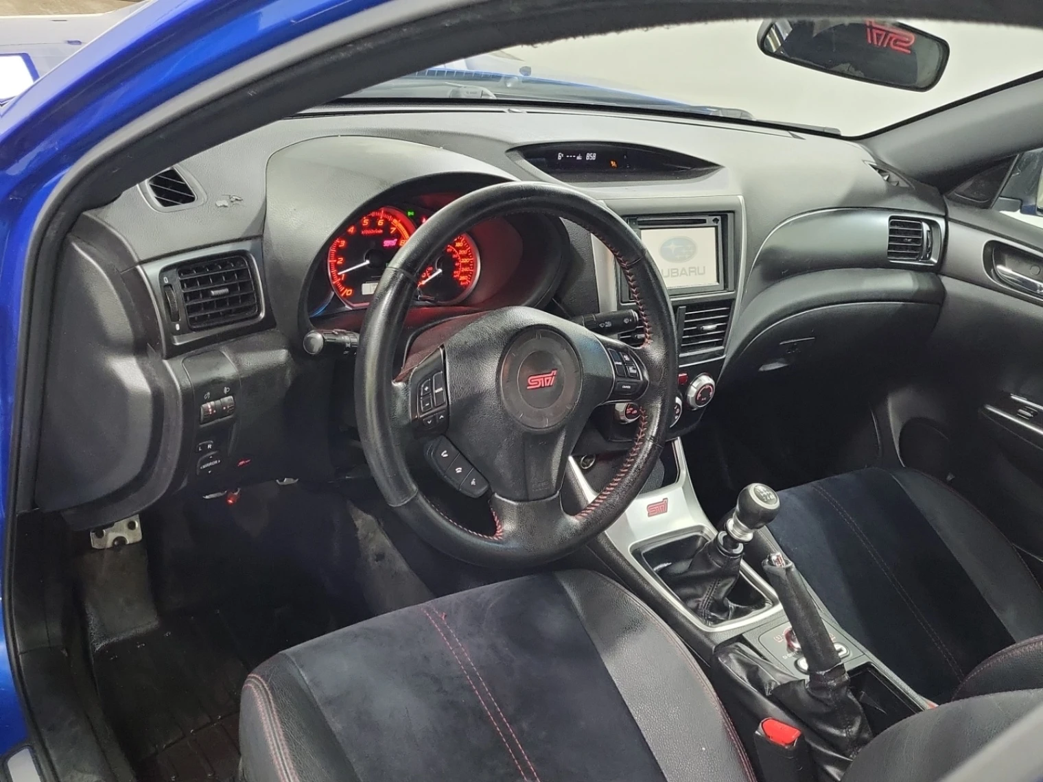 Subaru WRX 4dr Sdn STI w/Tech Pkg, снимка 4 - Автомобили и джипове - 53819015