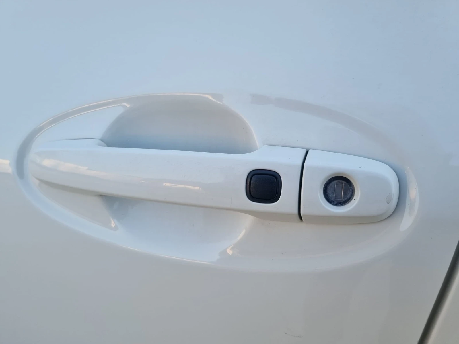 Toyota Yaris 1.33i Facelift ШВЕЙЦАРИЯ , снимка 15 - Автомобили и джипове - 53856420