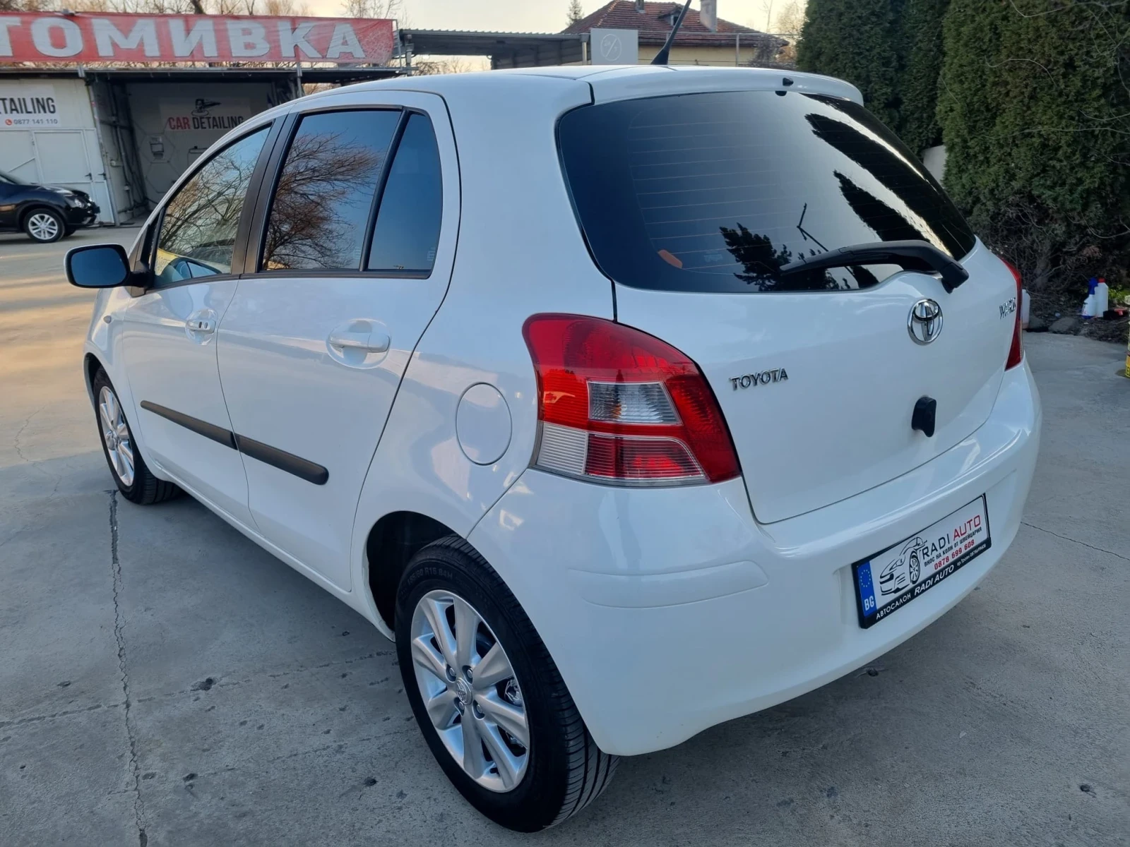 Toyota Yaris 1.33i Facelift ШВЕЙЦАРИЯ , снимка 4 - Автомобили и джипове - 53856420