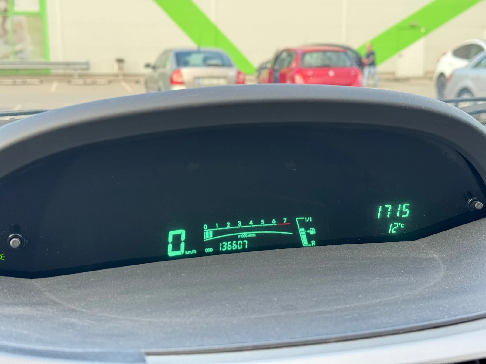 Toyota Yaris 1.3 VVTI, снимка 8 - Автомобили и джипове - 53976088