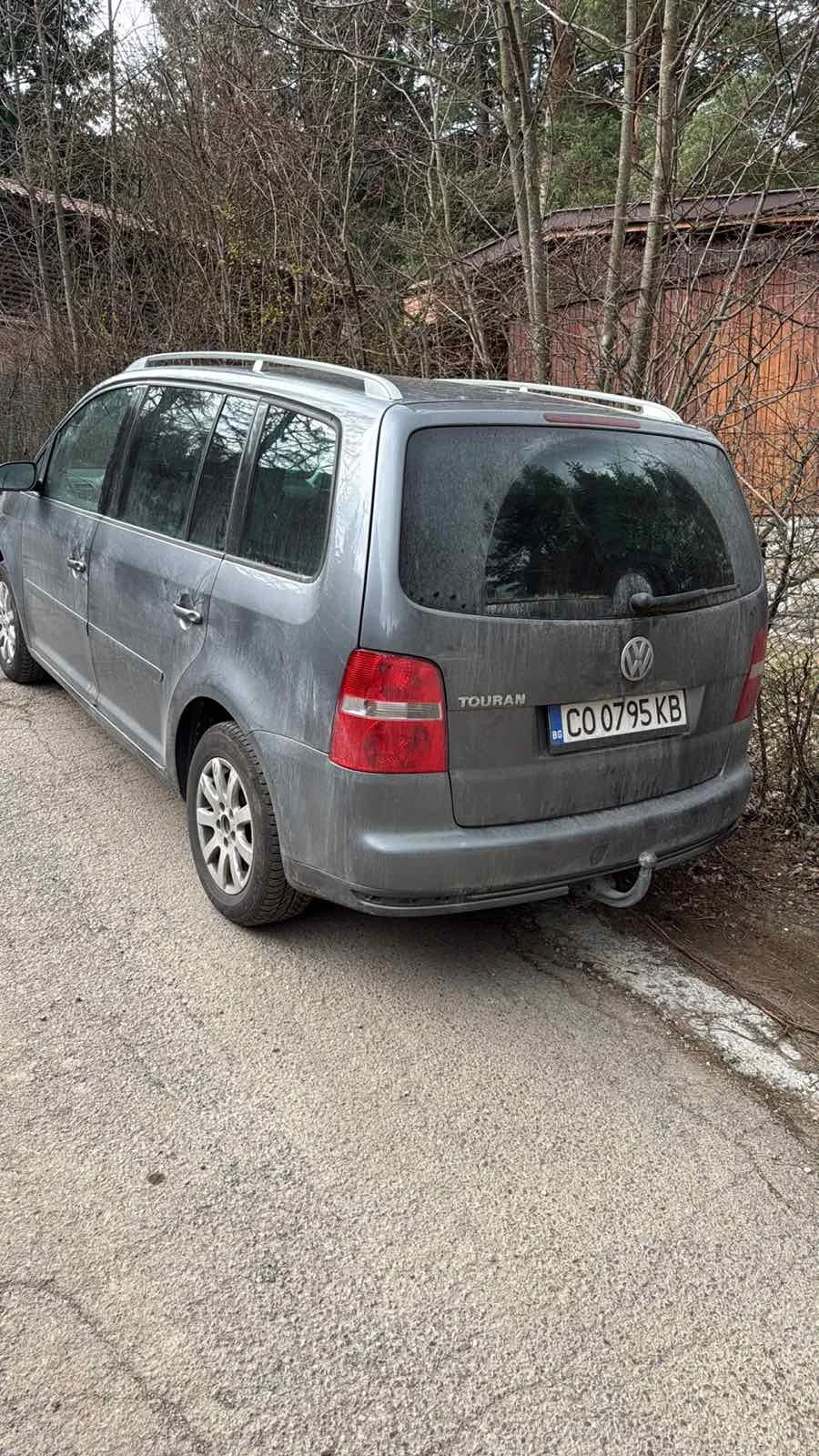 VW Touran 1.6, снимка 2 - Автомобили и джипове - 53993479