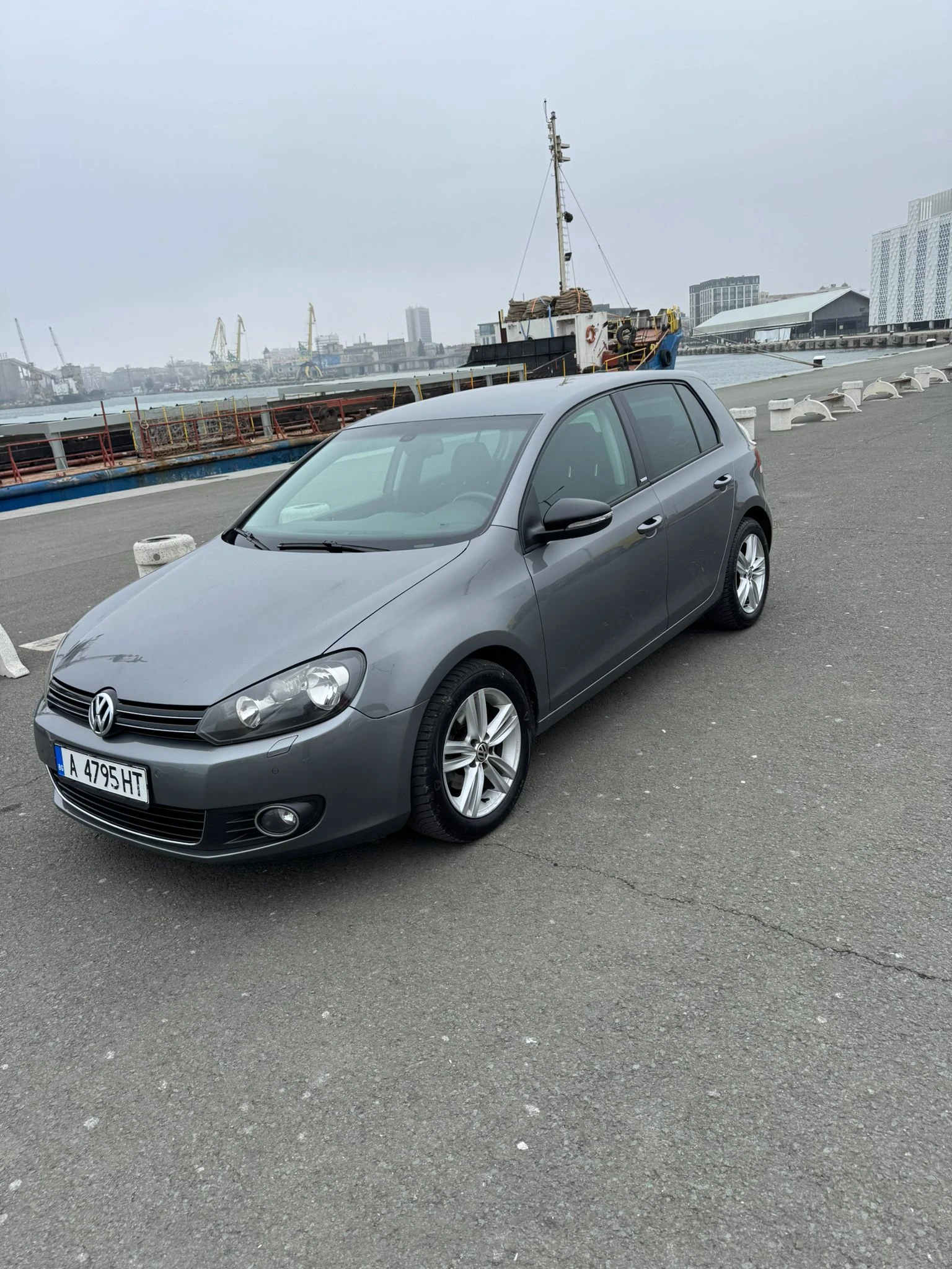 VW Golf, снимка 2 - Автомобили и джипове - 53996907