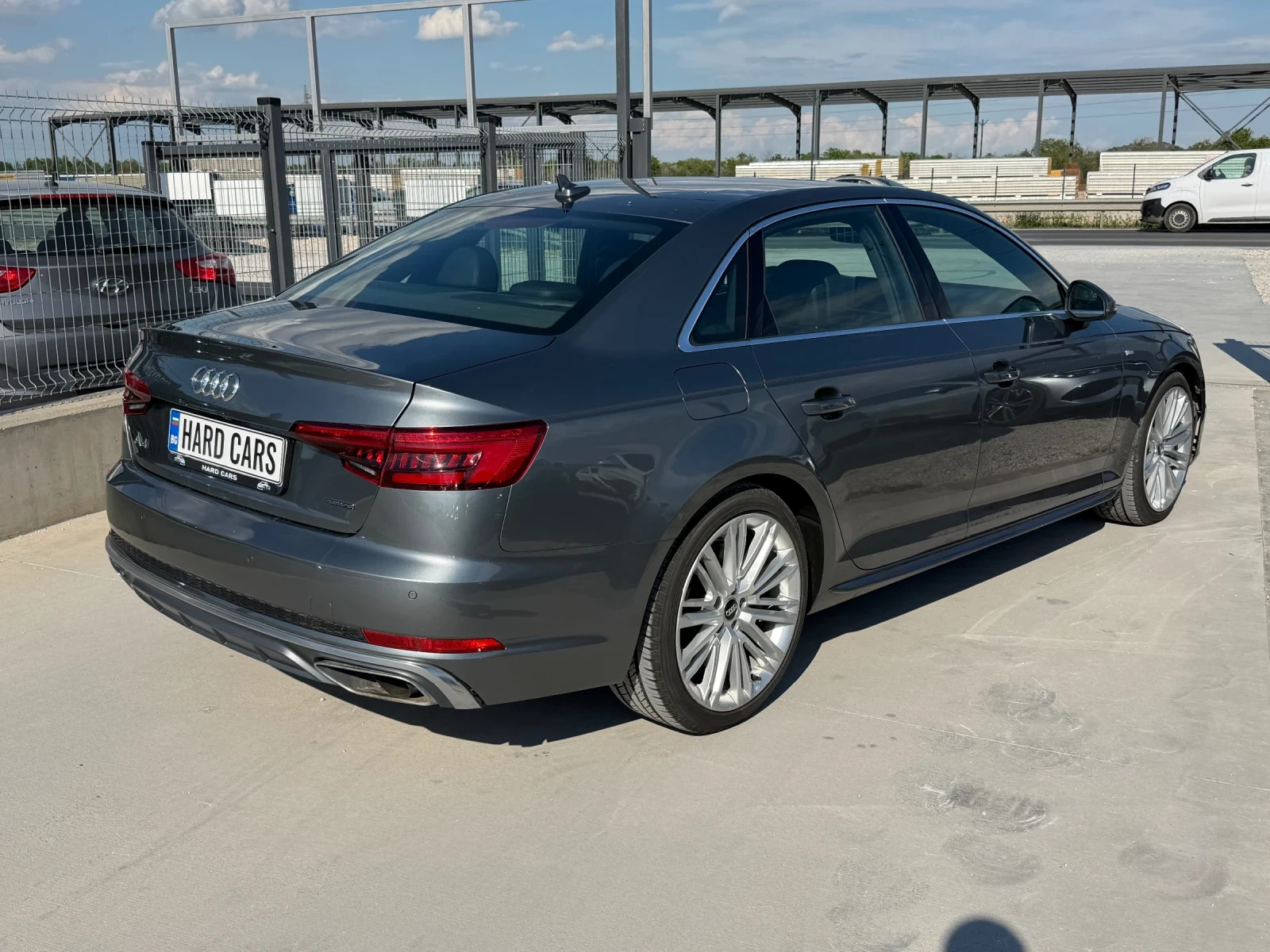 Audi A4 2.0T* S-Line* Distronic* Quattro* , снимка 4 - Автомобили и джипове - 54607112