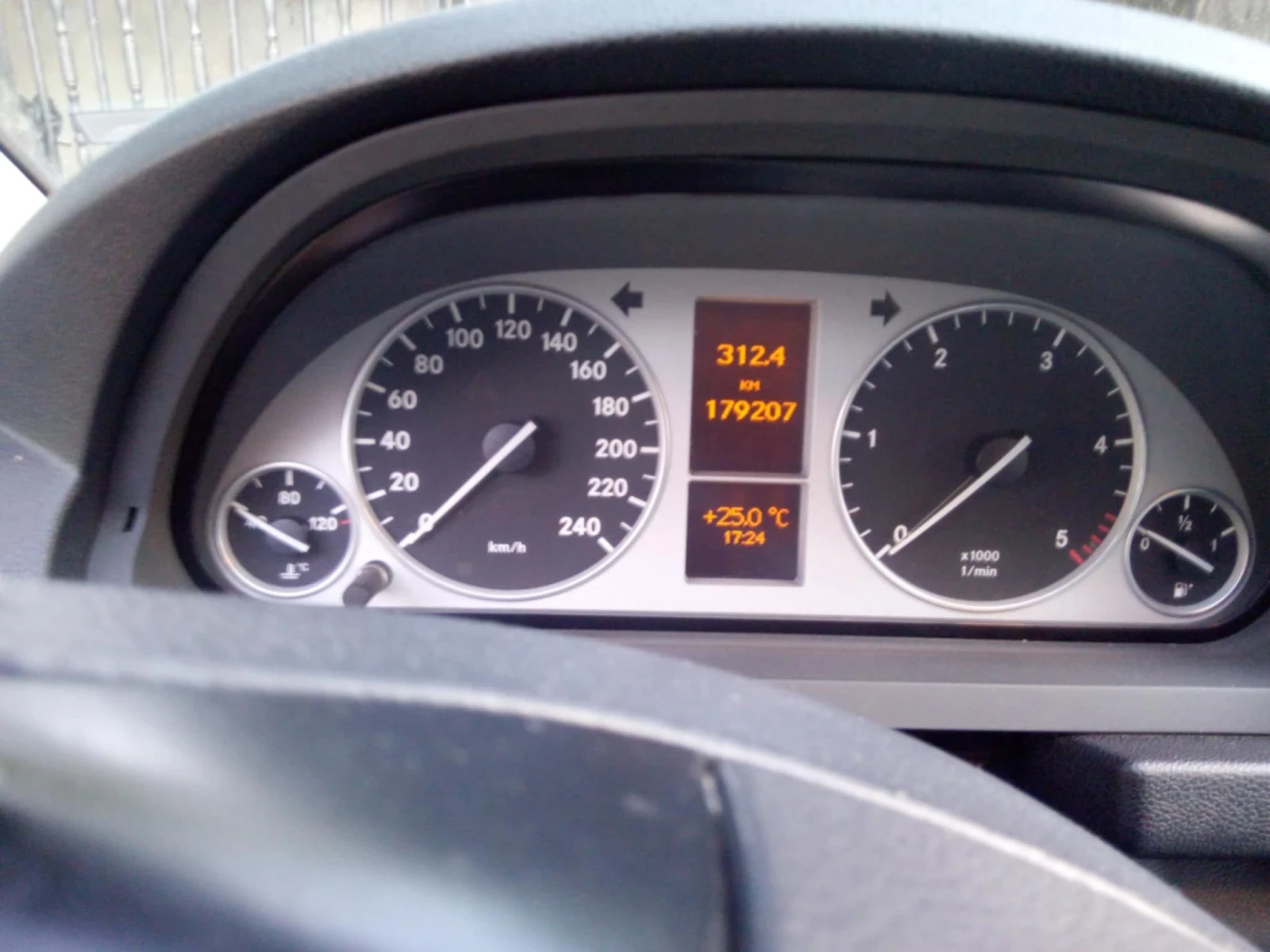 Mercedes-Benz B 180 CDI, снимка 11 - Автомобили и джипове - 54918212