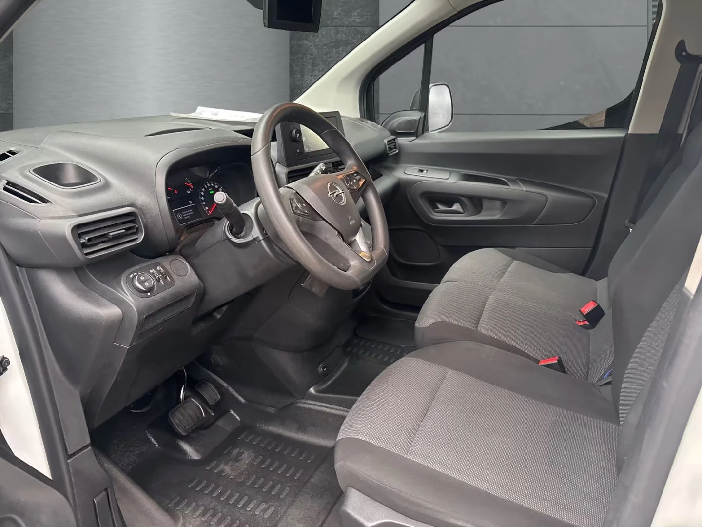 Opel Combo E-CARGO/136HP/CAM/NAVI/CPLAY/LED/412q, снимка 7 - Автомобили и джипове - 54932098