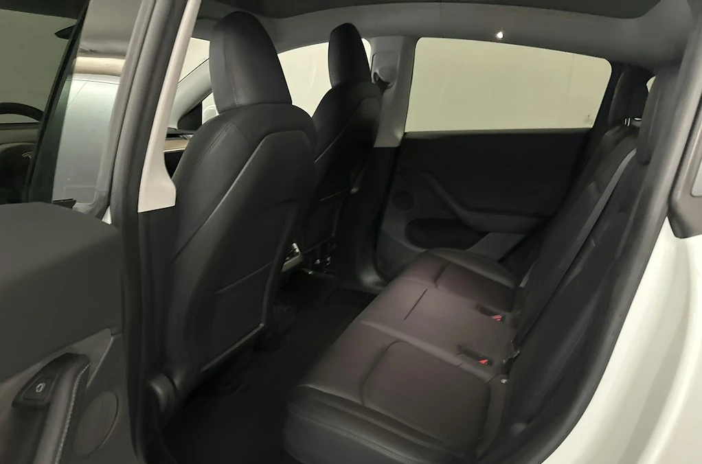 Tesla Model Y Long Range AWD Giga Berlin ОЧАКВАН ВНОС!, снимка 4 - Автомобили и джипове - 54959050