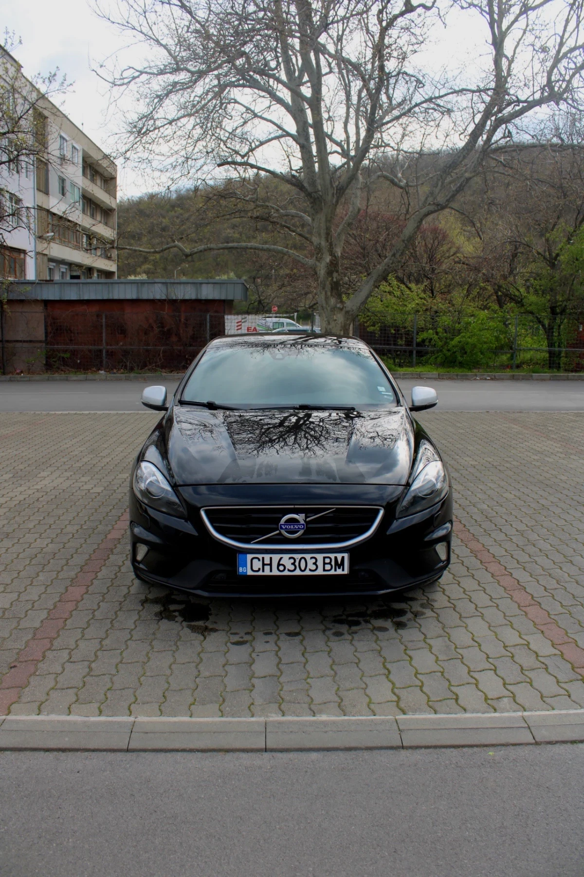 Volvo V40 R-design, снимка 2 - Автомобили и джипове - 54961971