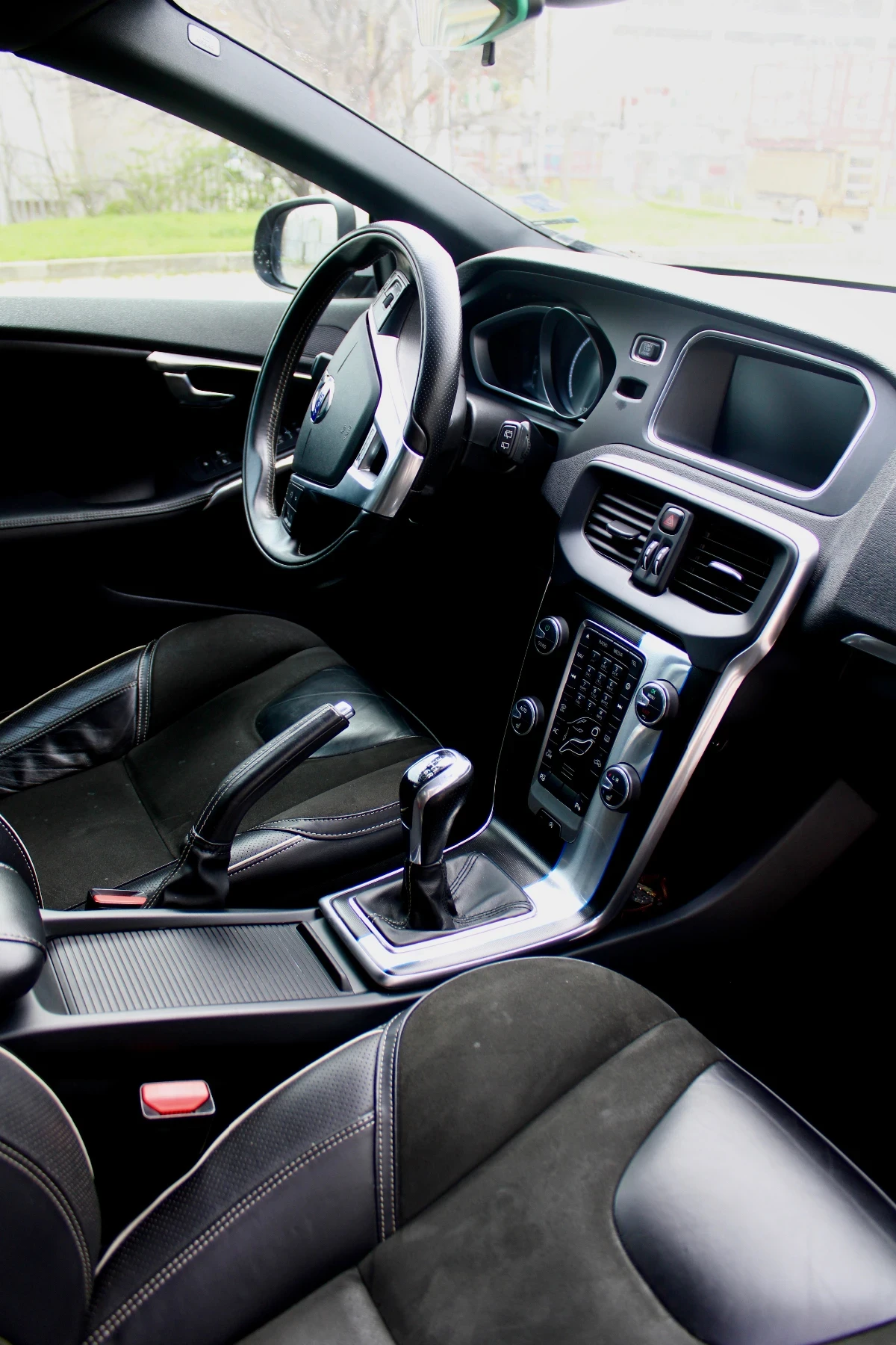 Volvo V40 R-design, снимка 10 - Автомобили и джипове - 54961971