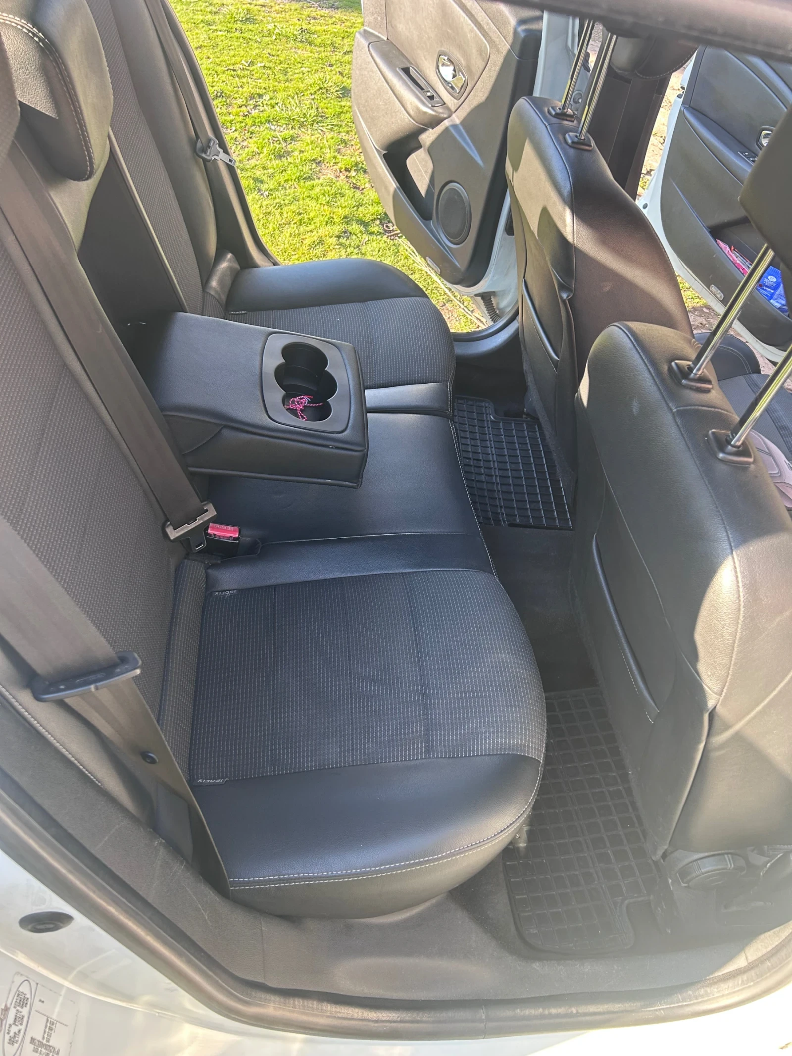 Renault Megane 1.5, снимка 15 - Автомобили и джипове - 54997297