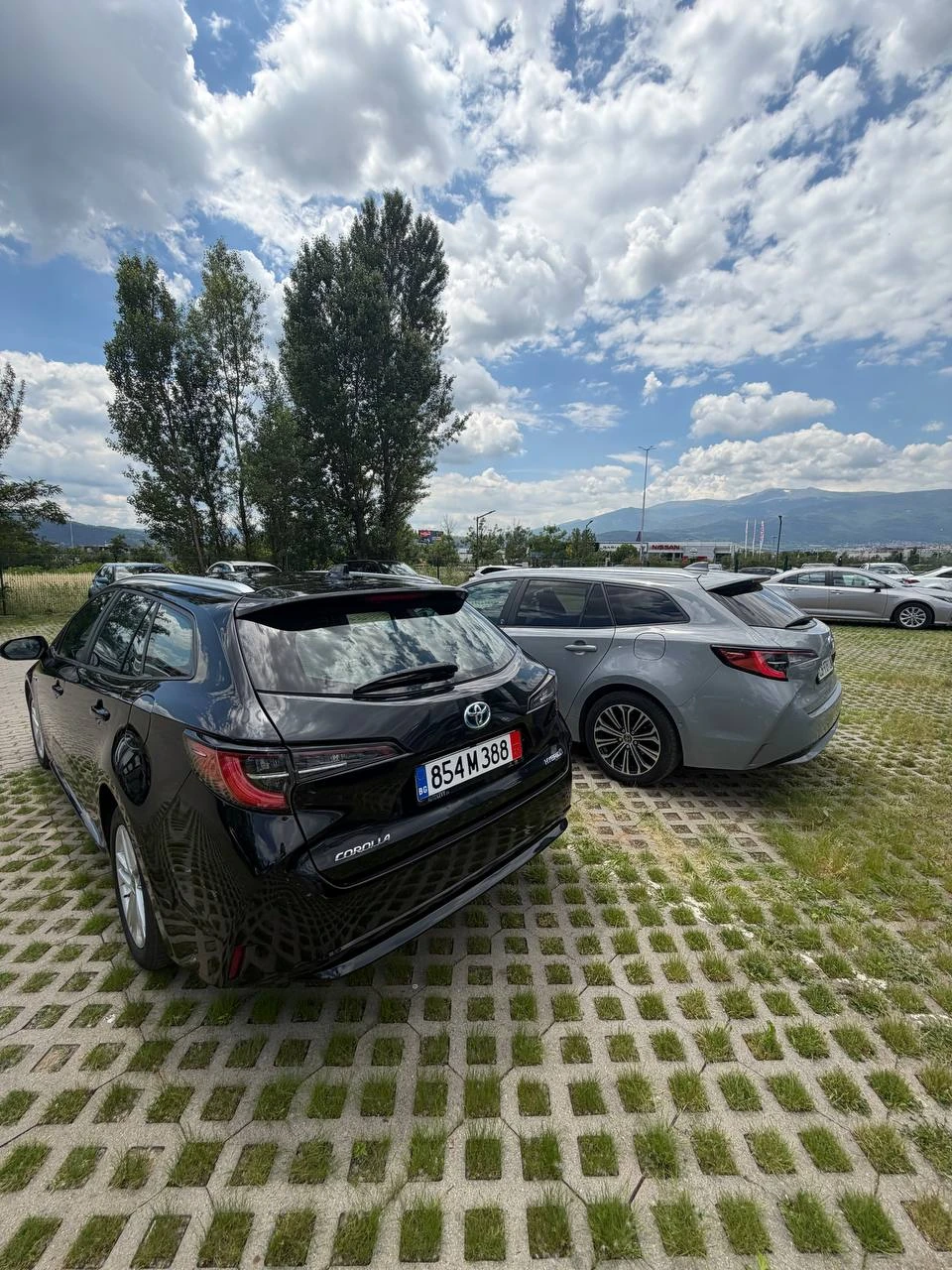 Toyota Corolla 1.8 Hybrid, снимка 3 - Автомобили и джипове - 55009308