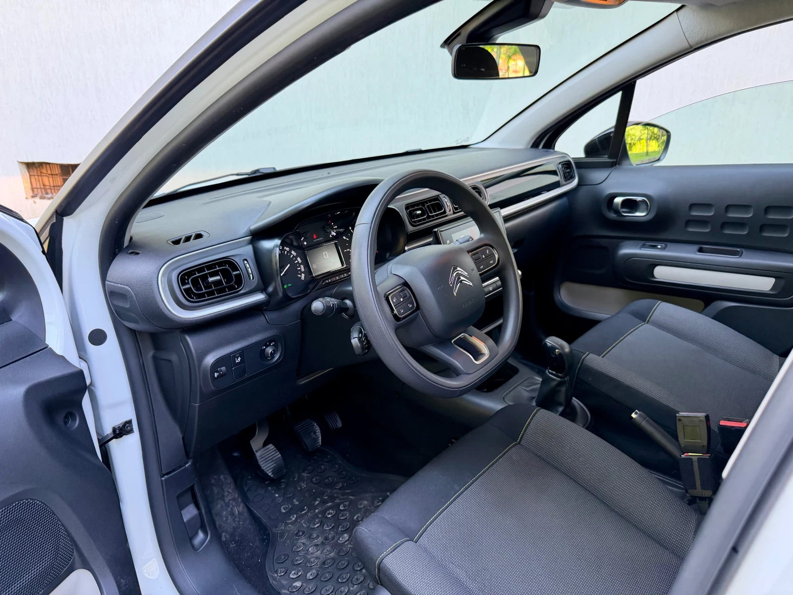 Citroen C3 1.2i, снимка 11 - Автомобили и джипове - 55187853