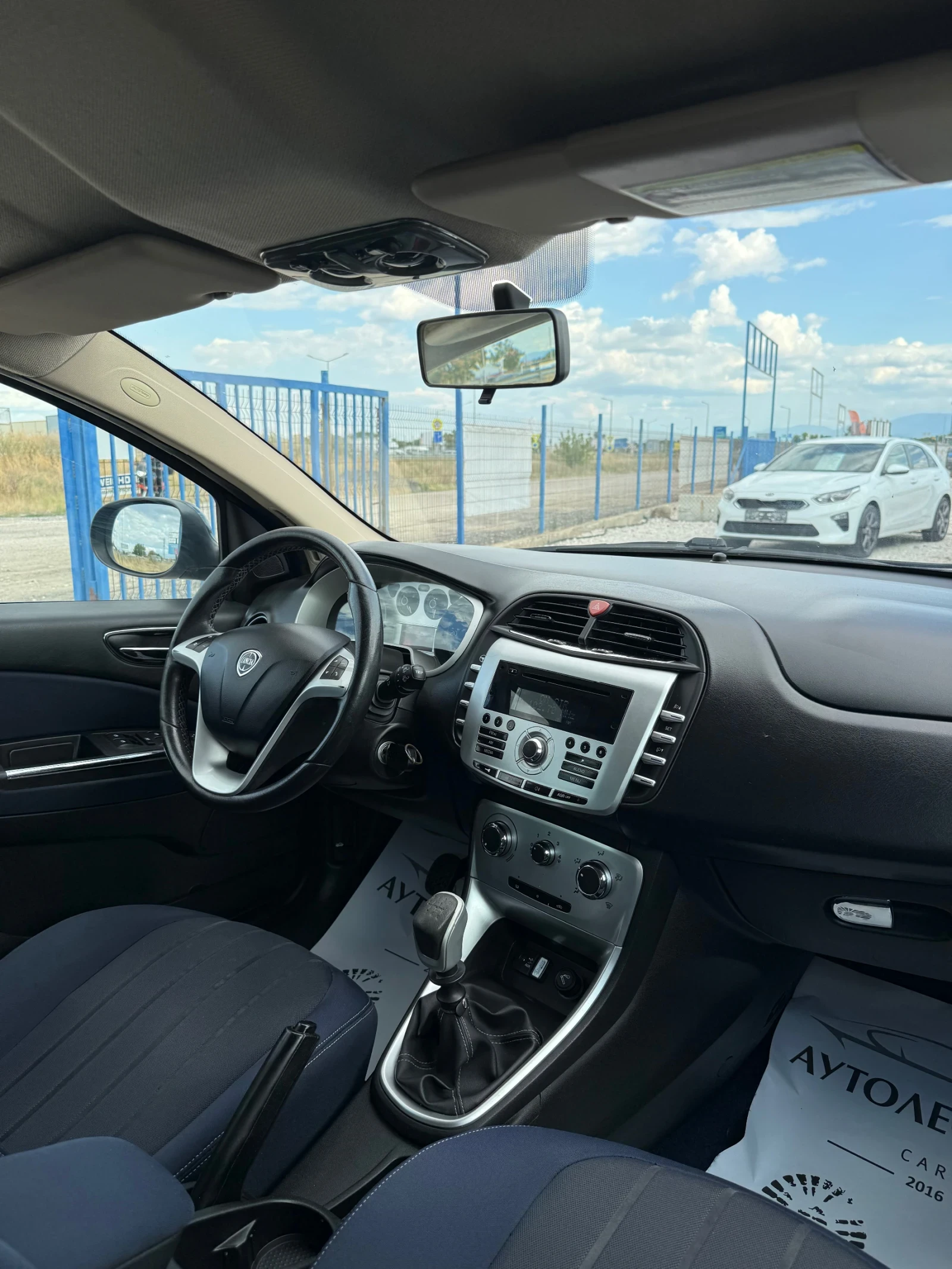 Lancia Delta 1.6 MJet, снимка 8 - Автомобили и джипове - 55415820