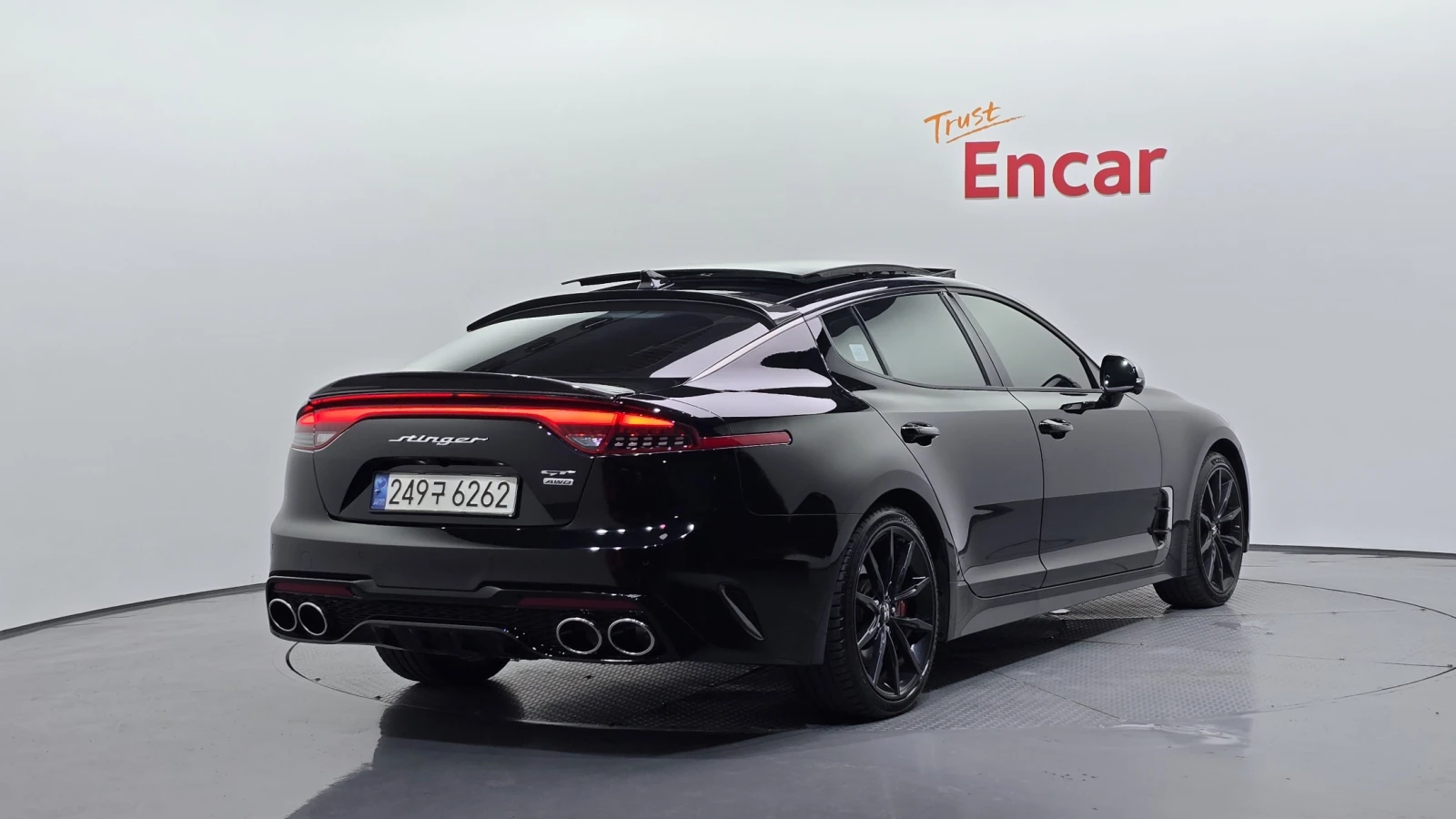 Kia Stinger GT / 3.3 / AWD / MASTER TURBO / DISTRONIC / ОБДУХ, снимка 2 - Автомобили и джипове - 55541441