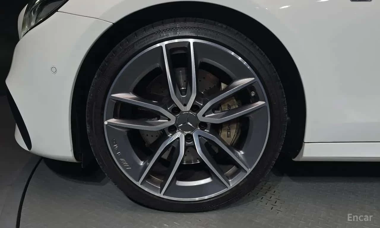 Mercedes-Benz E 53 AMG 4MATIC+ /ОБДУХВАНЕ/ДИСТРОНИК/360, снимка 5 - Автомобили и джипове - 55588925
