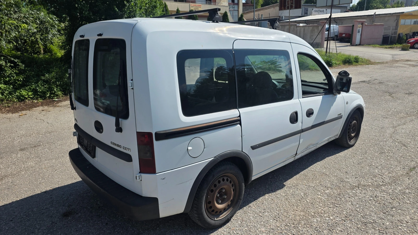 Opel Combo 1.7d, снимка 14 - Автомобили и джипове - 56061309