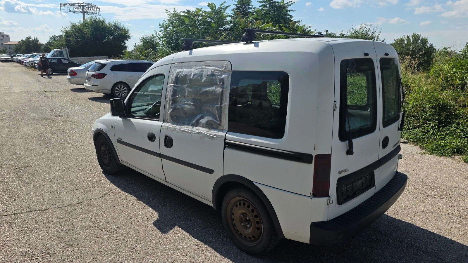Opel Combo 1.7d, снимка 15 - Автомобили и джипове - 56061309
