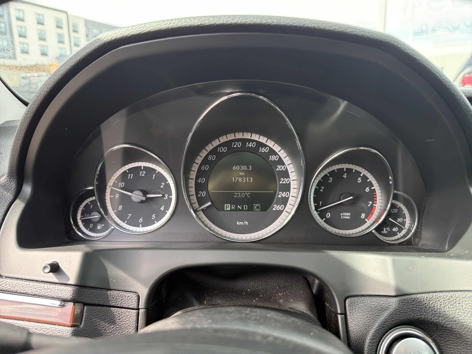 Mercedes-Benz E 350 АВТОКРЕДИТ, снимка 8 - Автомобили и джипове - 56087789