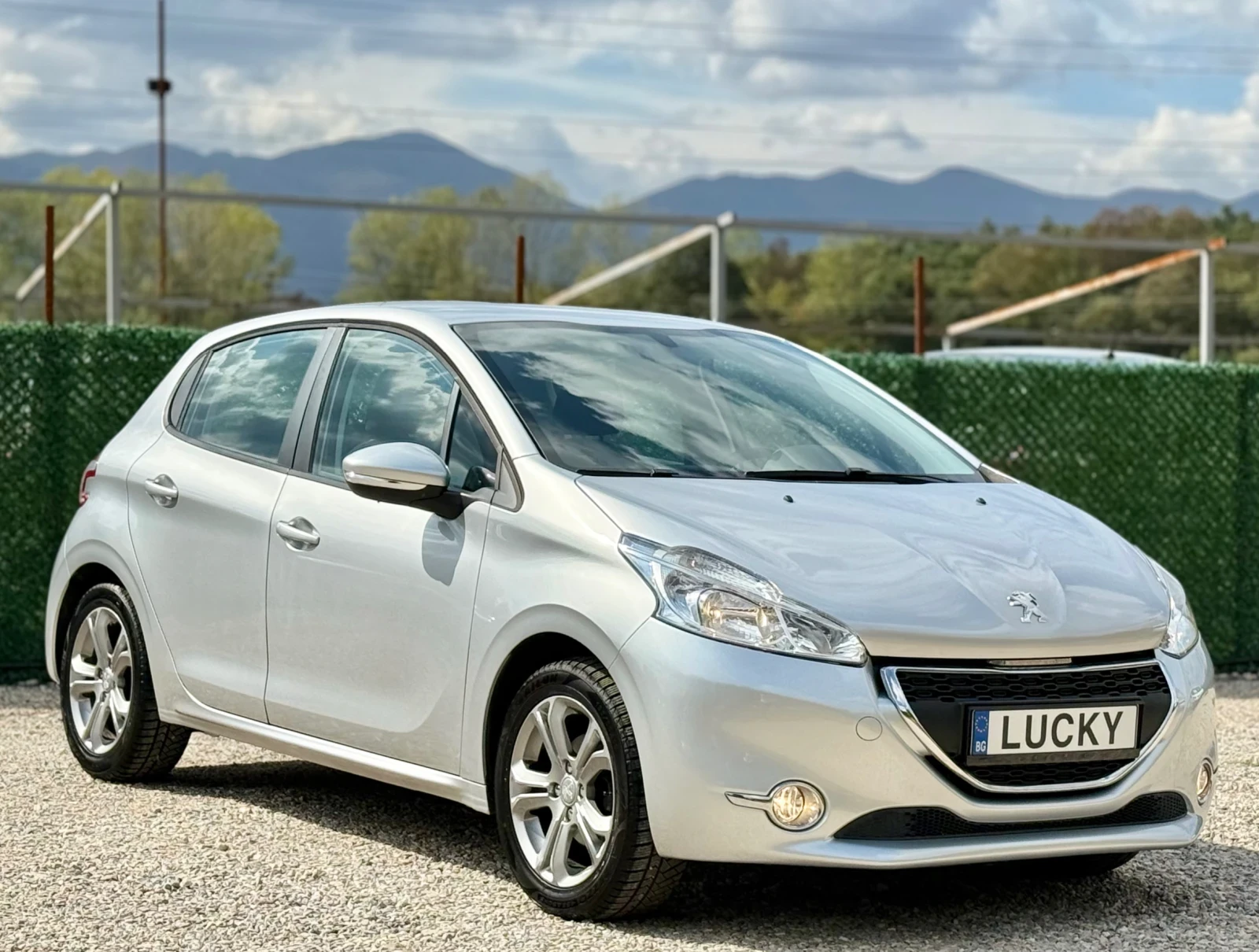 Peugeot 208 1.2i EURO 5B