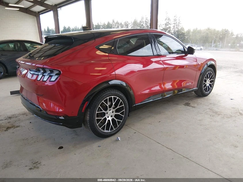 Ford Mustang Mach-E Premium, снимка 4 - Автомобили и джипове - 56522112