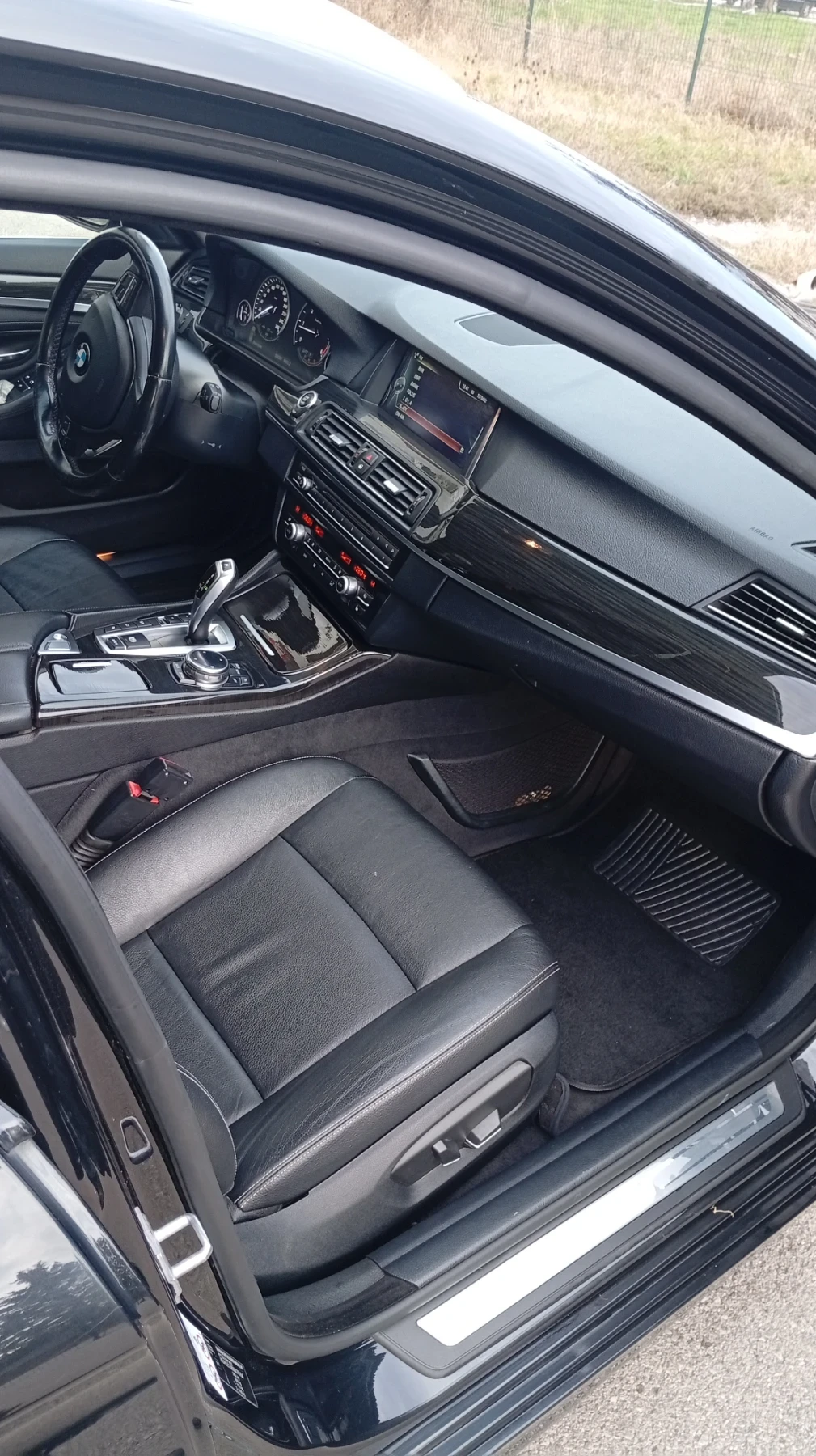 BMW 520 520xdrive facelift, снимка 3 - Автомобили и джипове - 56627352