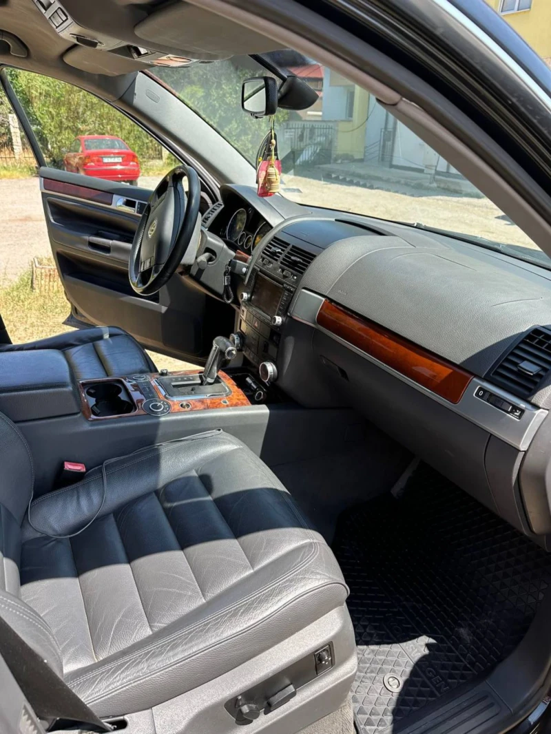 VW Touareg, снимка 5 - Автомобили и джипове - 46961970