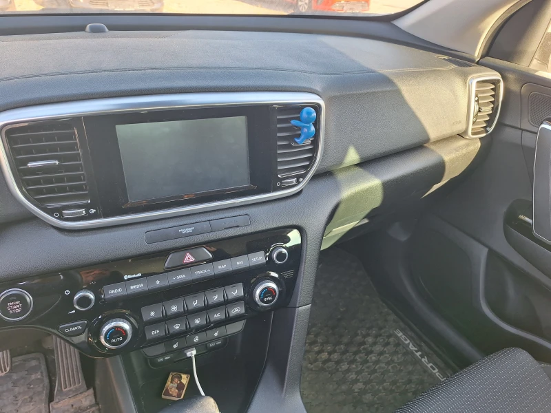 Kia Sportage 1.6 CRDi 4x4, снимка 8 - Автомобили и джипове - 48101739