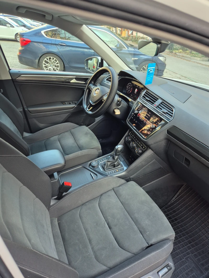 VW Tiguan 2.0 TDI | 4x4 | PANORAMA | Digital | Alcantara, снимка 11 - Автомобили и джипове - 49079248