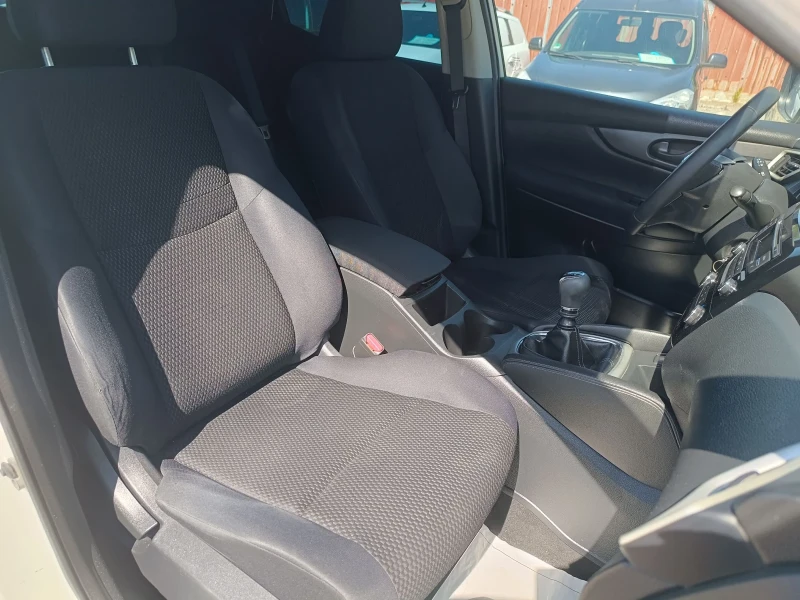 Nissan Qashqai + 2 1.6dCi 4x4 Италия, снимка 8 - Автомобили и джипове - 51613444