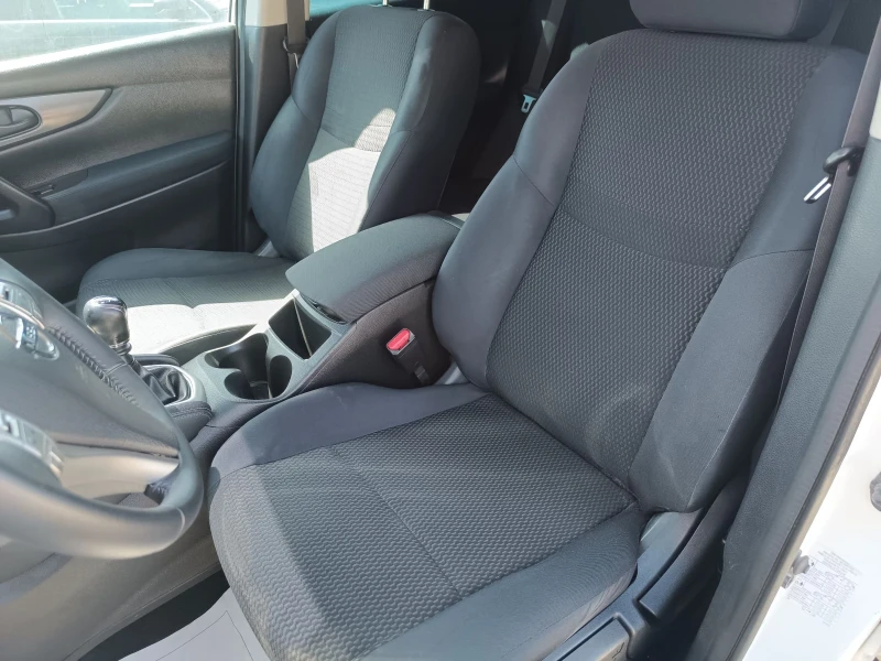 Nissan Qashqai + 2 1.6dCi 4x4 Италия, снимка 7 - Автомобили и джипове - 51613444