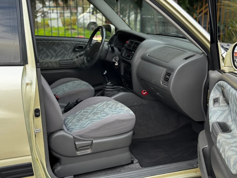 Suzuki Grand vitara 1.6i* 94к.с.* Климатик, снимка 12 - Автомобили и джипове - 52513206