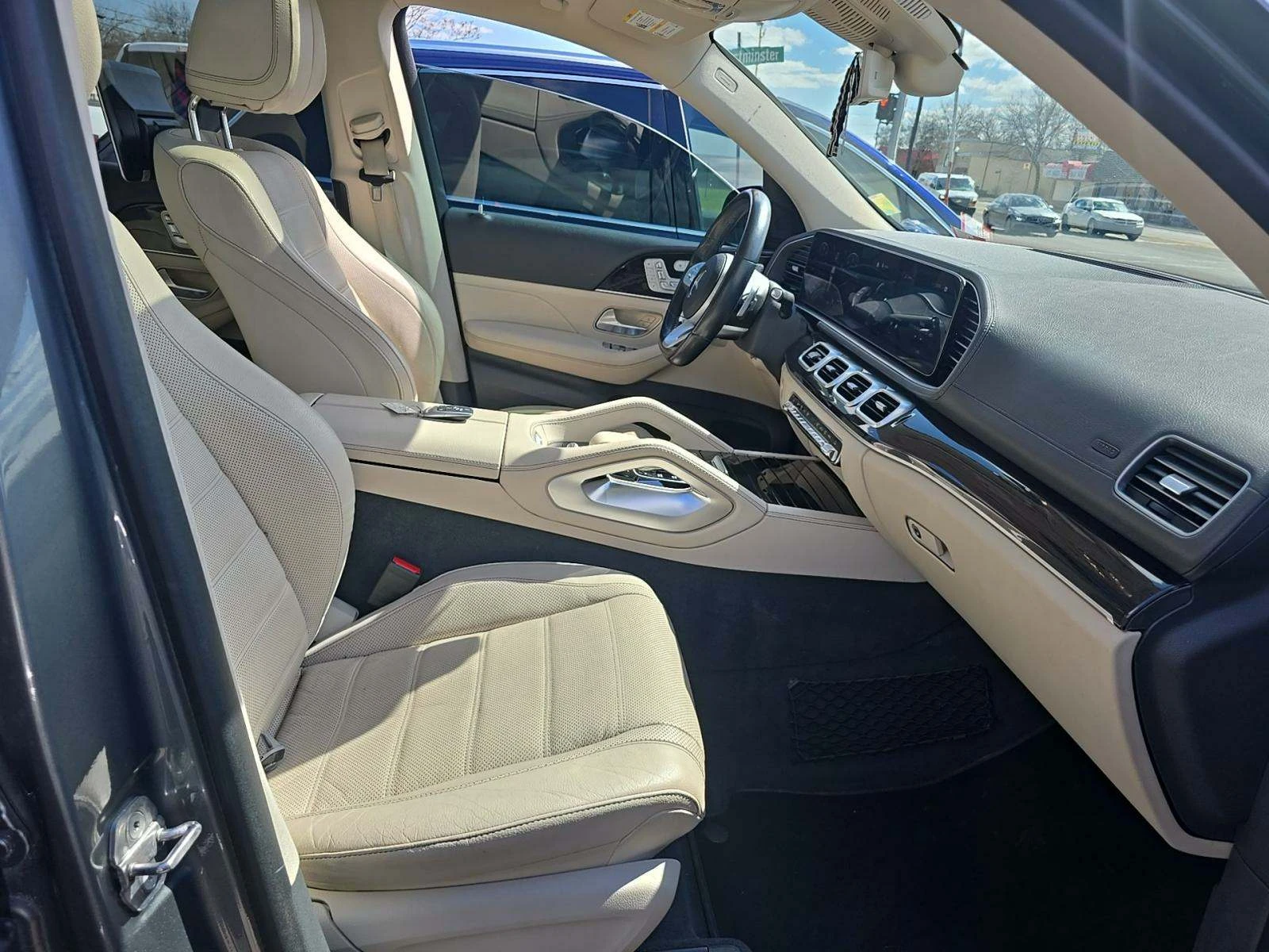 Mercedes-Benz GLS580 ДИСТРОНИК* ОБДУХВАНЕ* САМОПАРКИРАНЕ* МАСАЖ* МЪРТВ* - изображение 8