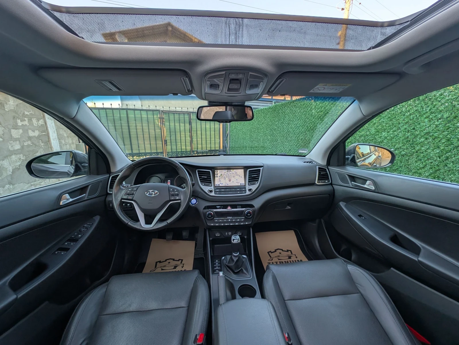 Hyundai Tucson 2.0CRDI* Premium* Подгрев* Обдухване* Панорама - изображение 9