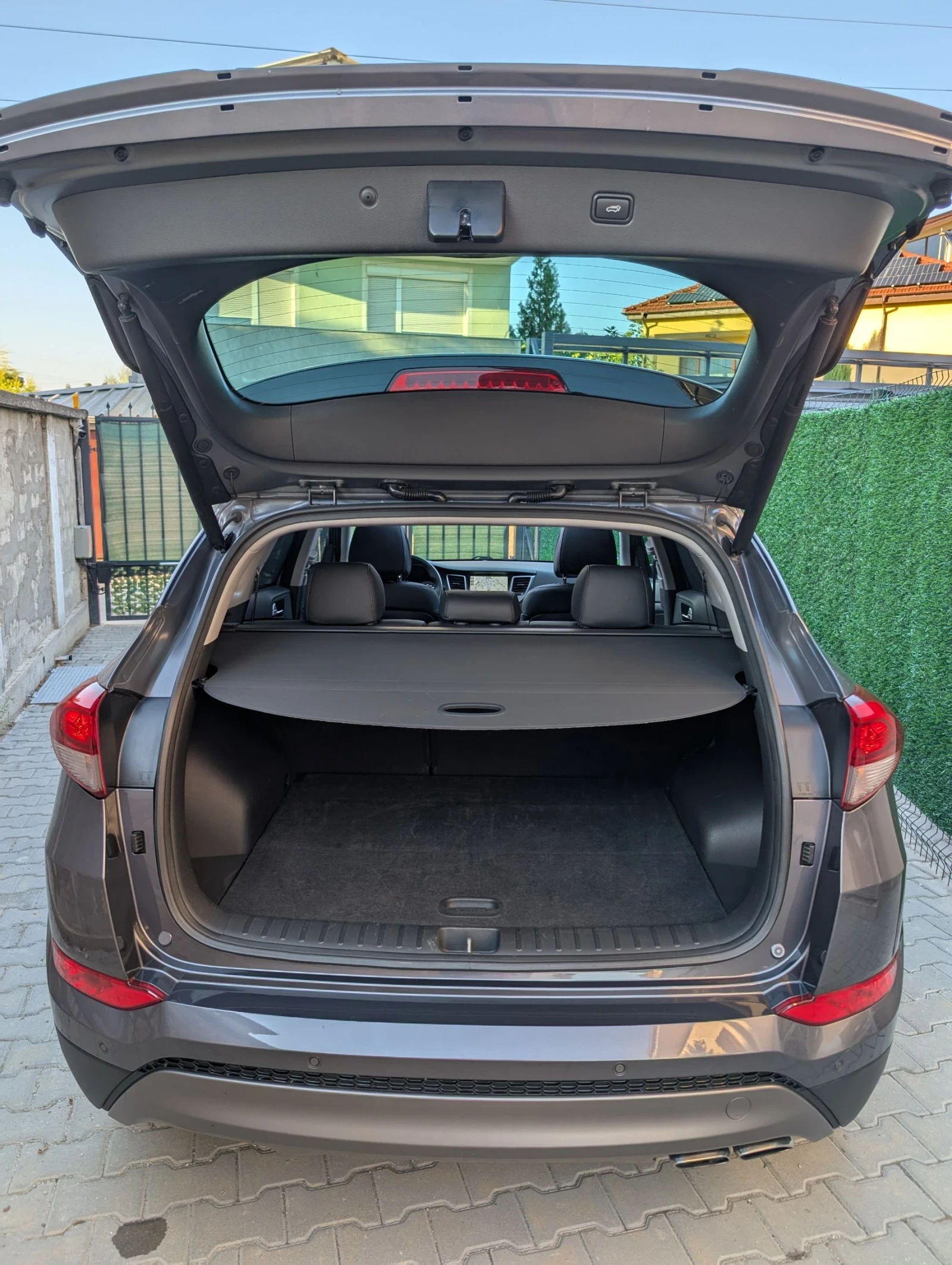 Hyundai Tucson 2.0CRDI* Premium* Подгрев* Обдухване* Панорама - изображение 8