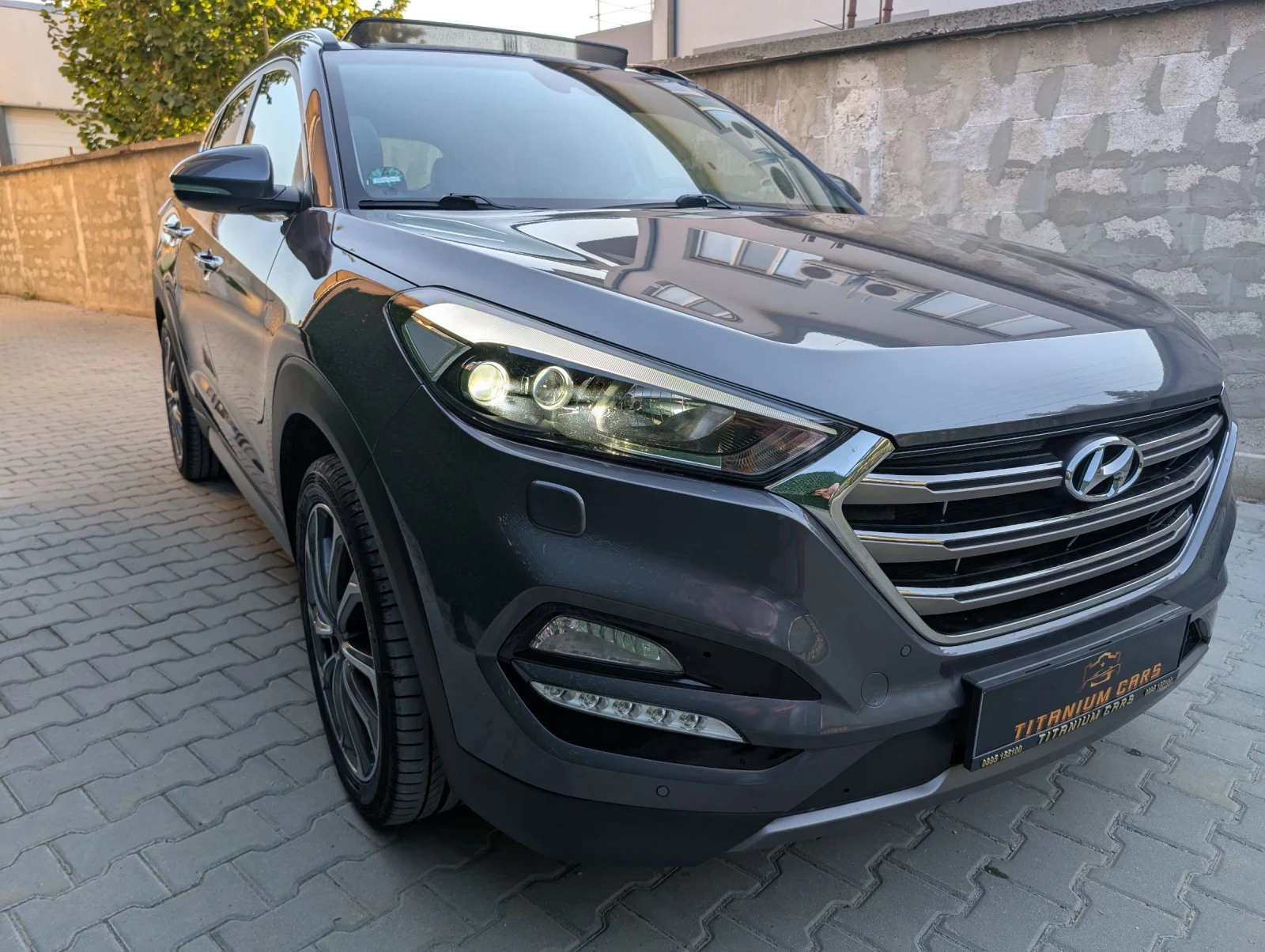 Hyundai Tucson 2.0CRDI* Premium* Подгрев* Обдухване* Панорама - изображение 2