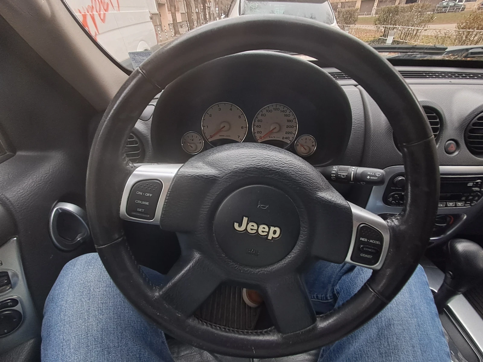 Jeep Cherokee Cherokee/ Liberty  - изображение 9