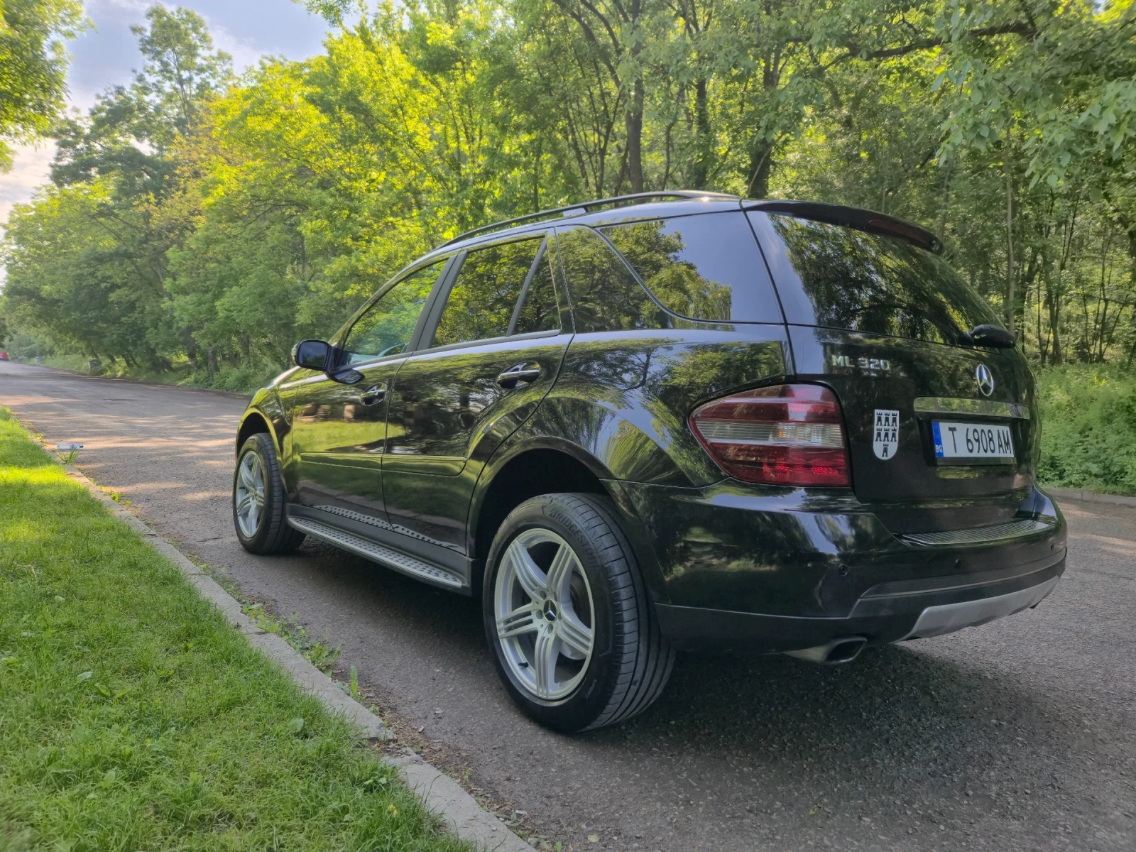 Mercedes-Benz ML 320 AIRMATIC 7G TRONIC, снимка 4 - Автомобили и джипове - 53938116