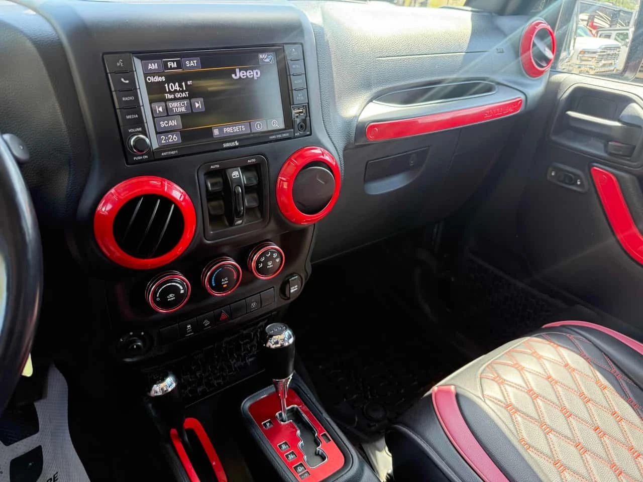 Jeep Wrangler * Sahara * АВТОКРЕДИТ БЕЗ ПЪРВОНАЧАЛНА ВНОСКА* , снимка 9 - Автомобили и джипове - 54760703